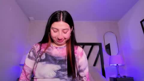 Snapshot of ivyy_blue1 chatting on December 16, 4:06 am ivyy blue1 online show from December 16, 4:06 am