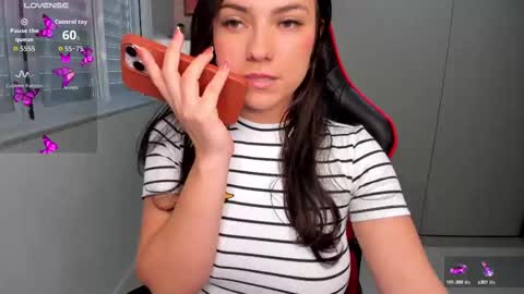 Snapshot of ivyy_scott chatting on September 18, 1:57 pm Ivvy online show from September 18, 1:57 pm