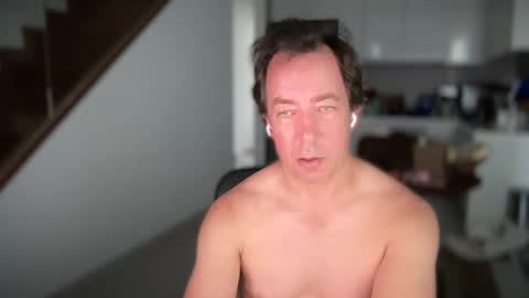 Snapshot of iwantuu2 chatting on February 21, 10:28 am chat with me to find out online show from February 21, 10:28 am