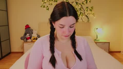 Daisy online show from May 24, 1:10 am