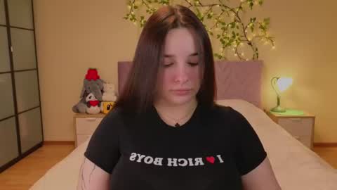 Daisy online show from June 11, 9:35 pm