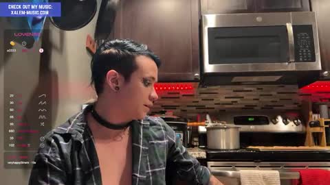 Snapshot of iwillbeyourmuse chatting on December 25, 2:03 am Muse hethey online show from December 25, 2:03 am