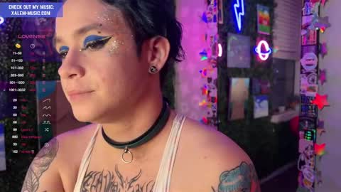 Snapshot of iwillbeyourmuse chatting on January 11, 11:13 pm Muse hethey online show from January 11, 11:13 pm