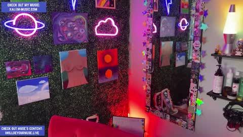 Snapshot of iwillbeyourmuse chatting on September 26, 11:42 pm Muse hethey online show from September 26, 11:42 pm