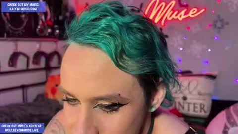 Snapshot of iwillbeyourmuse chatting on December 16, 12:48 am Muse hethey online show from December 16, 12:48 am