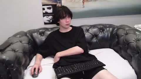 Snapshot of iwillfall_ chatting on December 11, 9:23 pm Maxim online show from December 11, 9:23 pm