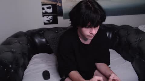 Snapshot of iwillfall_ chatting on December 12, 12:27 am Maxim online show from December 12, 12:27 am