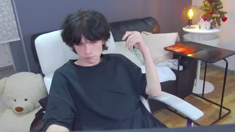 Snapshot of iwillfall_ chatting on December 19, 12:34 am Maxim online show from December 19, 12:34 am