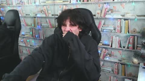 Snapshot of iwillfall_ chatting on December 26, 2:01 am Maxim online show from December 26, 2:01 am