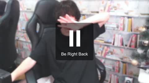 Snapshot of iwillfall_ chatting on December 27, 9:43 pm Maxim online show from December 27, 9:43 pm