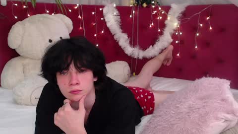 Snapshot of iwillfall_ chatting on January 8, 1:11 am Maxim online show from January 8, 1:11 am