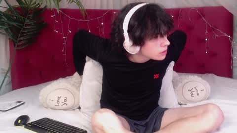 Snapshot of iwillfall_ chatting on January 15, 11:51 pm Maxim online show from January 15, 11:51 pm