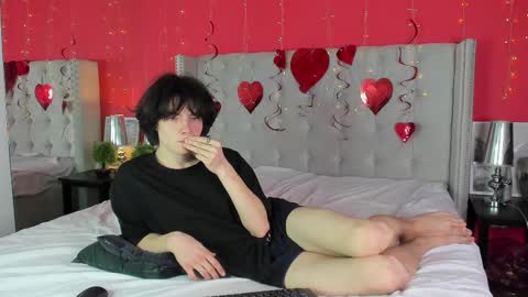 Snapshot of iwillfall_ chatting on February 16, 8:32 am Maxim online show from February 16, 8:32 am