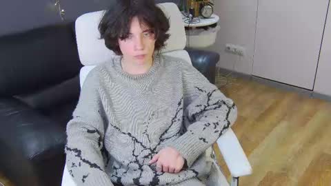 Snapshot of iwillfall_ chatting on February 21, 3:32 pm Maxim online show from February 21, 3:32 pm