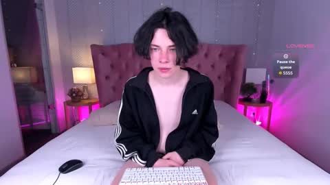 Snapshot of iwillfall_ chatting on October 28, 2:53 pm Maxim online show from October 28, 2:53 pm