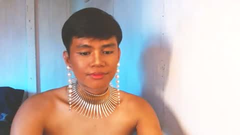 Snapshot of iya143 chatting on October 16, 3:51 am iya143 online show from October 16, 3:51 am