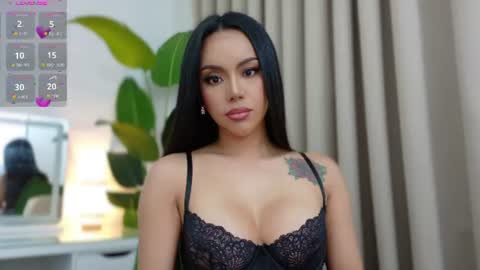 Snapshot of iya_ferrera chatting on August 1, 8:41 pm iya online show from August 1, 8:41 pm