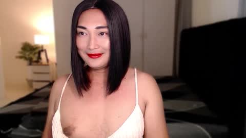 iya_hermosa online show from January 17, 12:43 pm