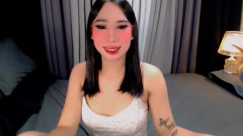 UR LOVELY IYANNA online show from November 21, 7:01 pm