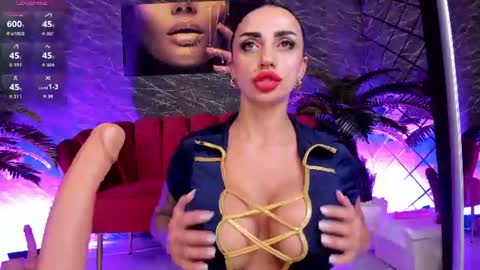 Snapshot of izabelatessa chatting on July 28, 7:15 pm izabelatessa online show from July 28, 7:15 pm