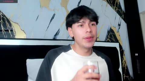 izack_01 online show from April 25, 1:52 pm