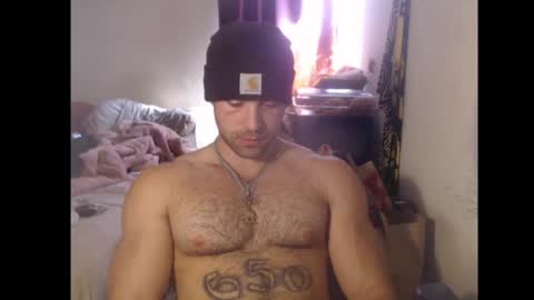 Snapshot of izak144 chatting on February 4, 9:09 pm izak144 online show from February 4, 9:09 pm