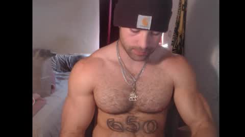 Snapshot of izak144 chatting on February 5, 11:09 pm izak144 online show from February 5, 11:09 pm