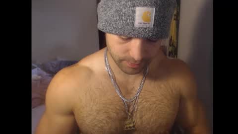 Snapshot of izak144 chatting on February 19, 10:17 pm izak144 online show from February 19, 10:17 pm