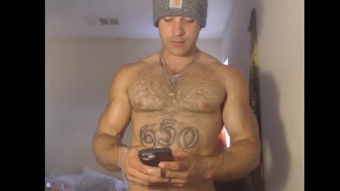 Snapshot of izak144 chatting on February 21, 10:11 pm izak144 online show from February 21, 10:11 pm