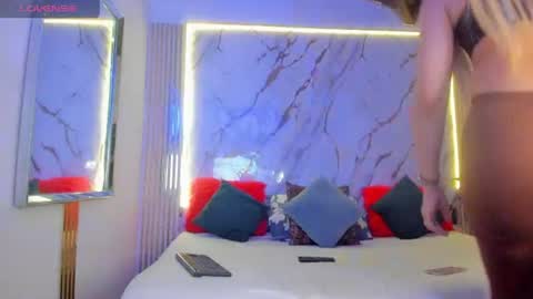 Snapshot of izamarqueen chatting on August 4, 11:51 pm izamar online show from August 4, 11:51 pm