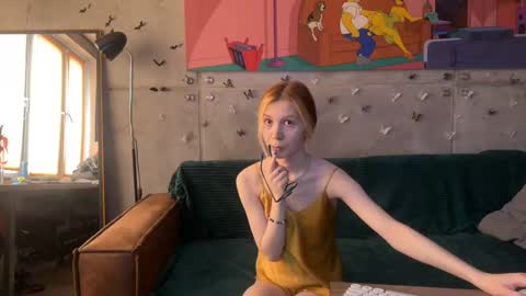 Snapshot of izi_fox chatting on February 20, 12:15 pm izi online show from February 20, 12:15 pm