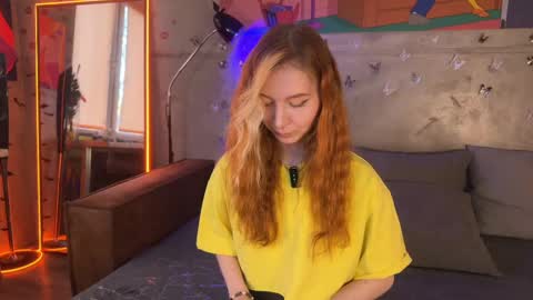 Snapshot of izi_fox chatting on March 9, 2:54 pm izi online show from March 9, 2:54 pm