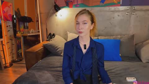 Snapshot of izi_fox chatting on September 21, 4:08 pm izi online show from September 21, 4:08 pm