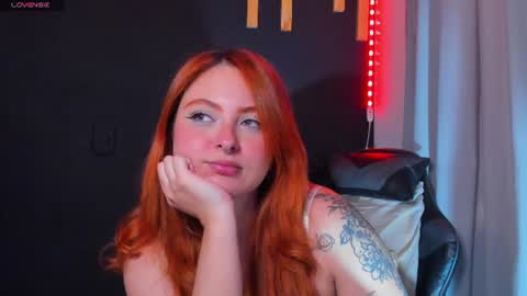 hot izys online show from July 25, 8:06 pm
