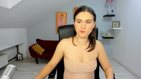 Snapshot of izzymonro chatting on November 26, 8:54 pm Izzy online show from November 26, 8:54 pm