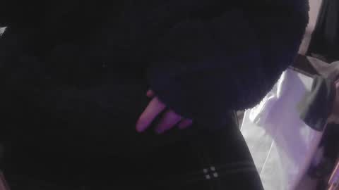 Snapshot of j0lteon_ chatting on March 29, 11:49 pm Stuart online show from March 29, 11:49 pm