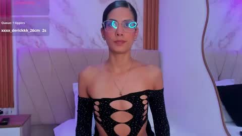 Snapshot of j_belle_ chatting on July 20, 9:06 pm j_belle_ online show from July 20, 9:06 pm