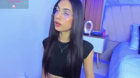 Snapshot of j_belle_ chatting on August 4, 9:28 pm j_belle_ online show from August 4, 9:28 pm