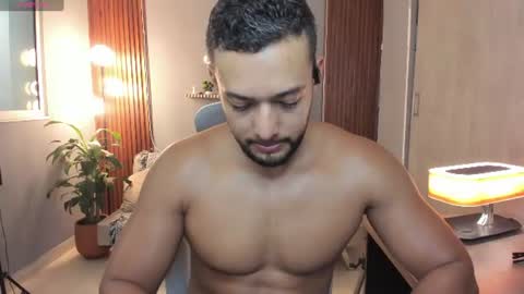Calix  Independient model Insta and twt Calixsnake online show from June 24, 12:09 am