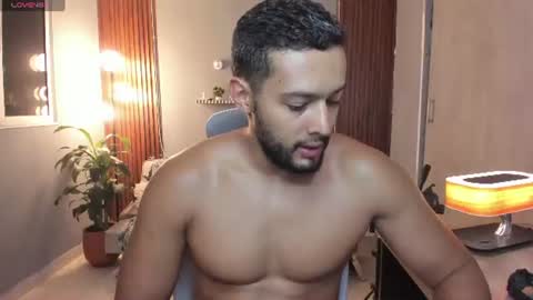 Calix  Independient model Insta and twt Calixsnake online show from July 1, 1:40 am