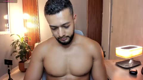 Calix  Independient model Insta and twt Calixsnake online show from July 9, 9:08 pm