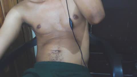 Snapshot of j_castello chatting on December 24, 1:49 am J online show from December 24, 1:49 am