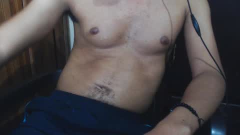 Snapshot of j_castello chatting on January 30, 2:16 am J online show from January 30, 2:16 am