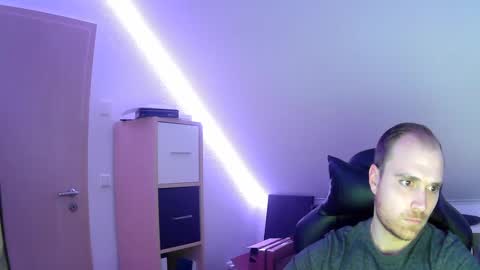 Snapshot of j_german783377 chatting on February 2, 6:31 pm here4y online show from February 2, 6:31 pm