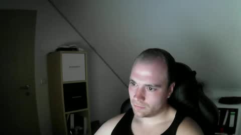 Snapshot of j_german783377 chatting on November 25, 9:15 pm here4y online show from November 25, 9:15 pm