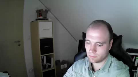 Snapshot of j_german783377 chatting on December 18, 11:05 am here4y online show from December 18, 11:05 am