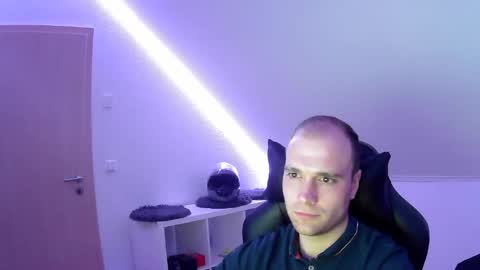 here4y online show from March 24, 6:24 pm