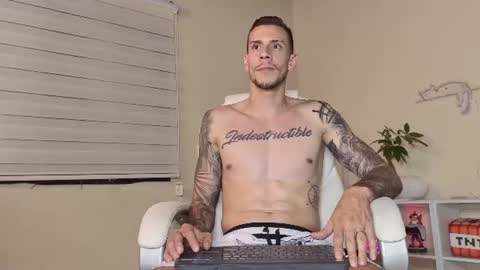 Snapshot of j_king__ chatting on July 1, 9:36 pm J King online show from July 1, 9:36 pm