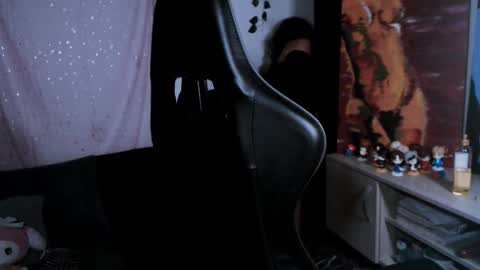 jade 18  online show from December 23, 8:01 am