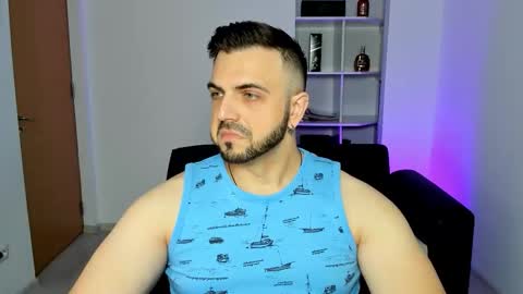 Snapshot of jace_thorne chatting on November 20, 5:18 am Jace online show from November 20, 5:18 am